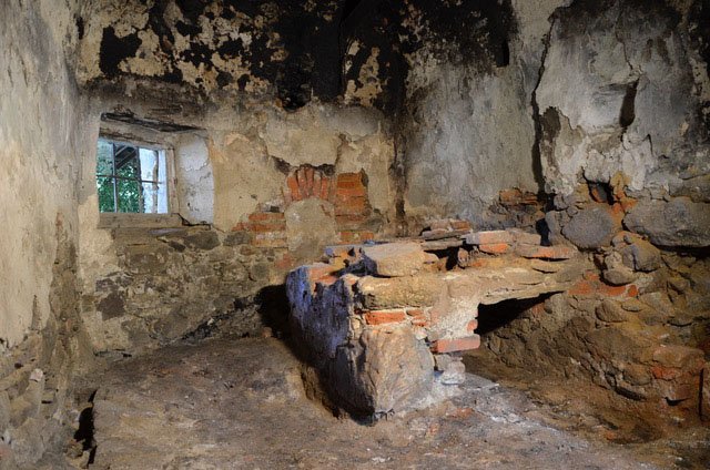 Tannbauer: Ansicht der Rauchküche während der Grabung. Foto: Thomas Kühtreiber (2015) Tannbauer: Ansicht der Rauchküche während der Grabung. Foto: Thomas Kühtreiber (2015)